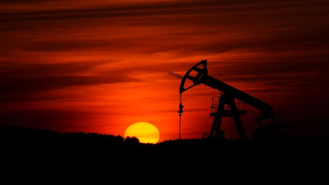 تراجع كبير في إنتاج النفط بشكل عالمي وروسيا تحل محل السعودية كأكبر مصدر عالمي للصين